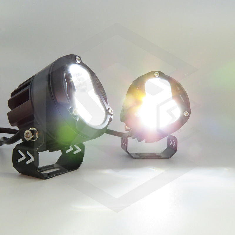 Faro Cuadrado O Redondo Lupa Bicolor 18,000lm 7 Led Uso Rudo