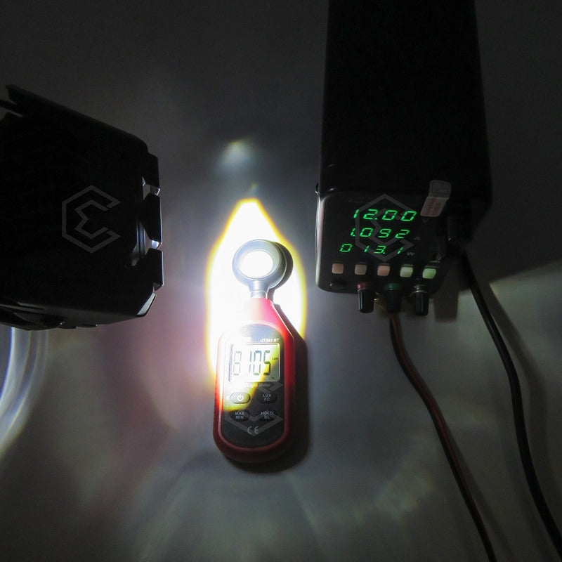 Par De Faros Con Lupa Aro Luz Led Cob Neón 4 Funciones 12-24